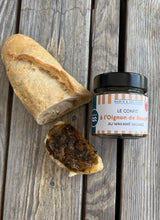 Charger l'image dans la galerie, En direct du producteur BRETALG. Confit d’oignons de Roscoff AOP aux algues. Fabrication artisanale. Un confit authentique et bien Breton, parfait pour accompagner une viande froide, de la charcuterie et bien sûr un foie gras !