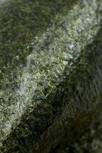 Charger l&#39;image dans la galerie, BRETALG - Producteur - Algues Alimentaires - Legumes de mer déshydratés - Algues déshydratées feuilles - Feuille de Nori - Biologique - Bretagne
